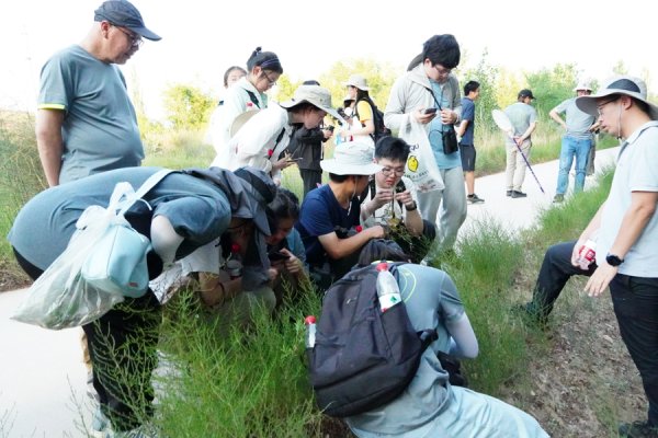 华利配资 这所大学的学生每年都上野外考察实践课，行走的课堂给学生带来什么？
